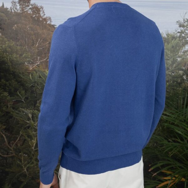 Vicomte Arthur : Pull col rond Kasper bleu klein – Image 3