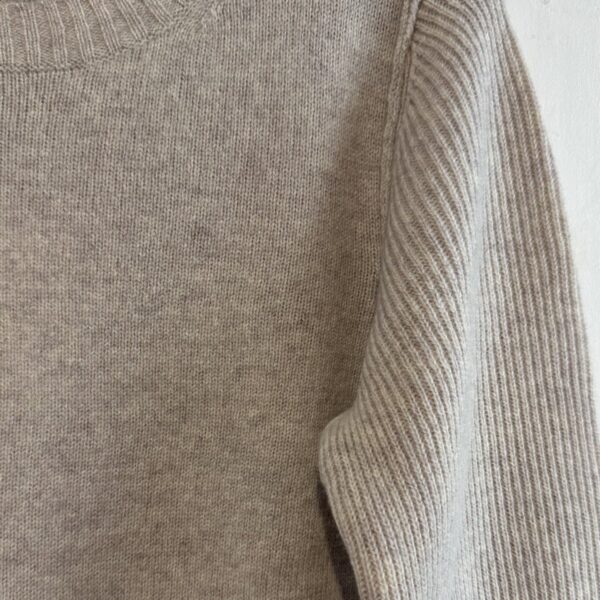 Bella Jones : Pull Lobo Cream – Image 2
