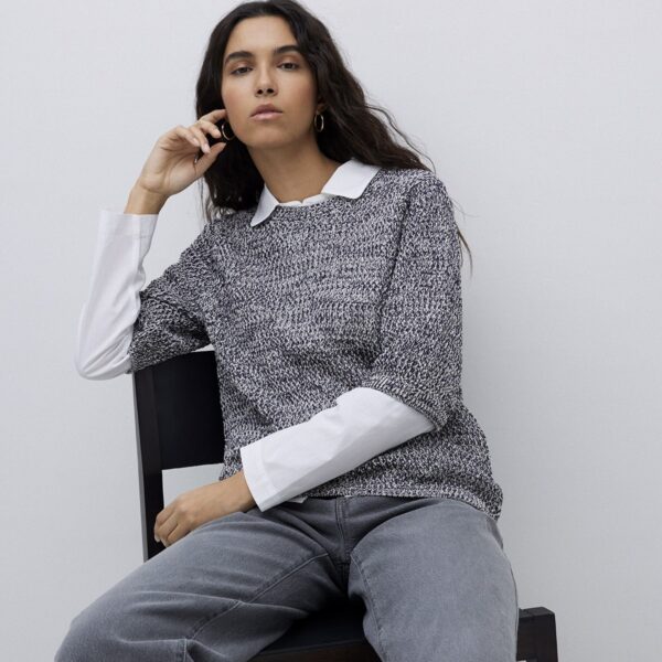 YERSE : Pull bleu foncé ajouré – Image 3