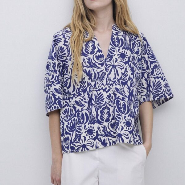 YERSE : Chemise col tunisien floral indigo – Image 2