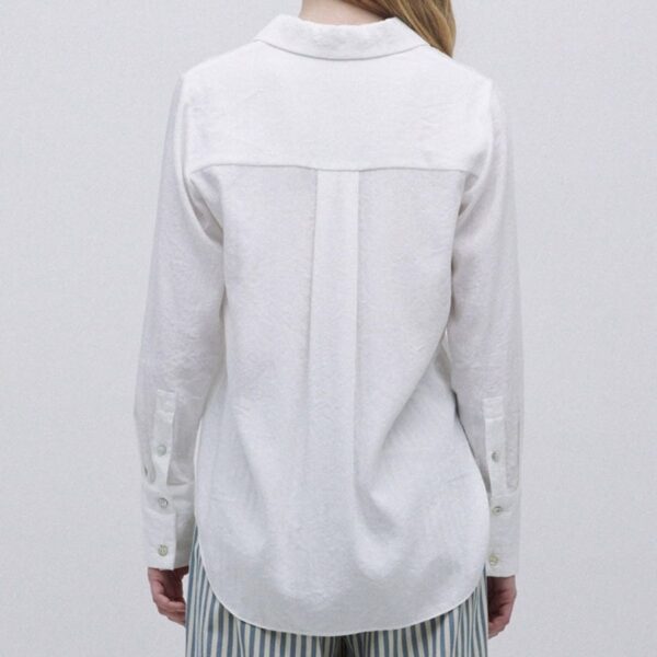YERSE : Chemise en viscose fluide blanche – Image 2