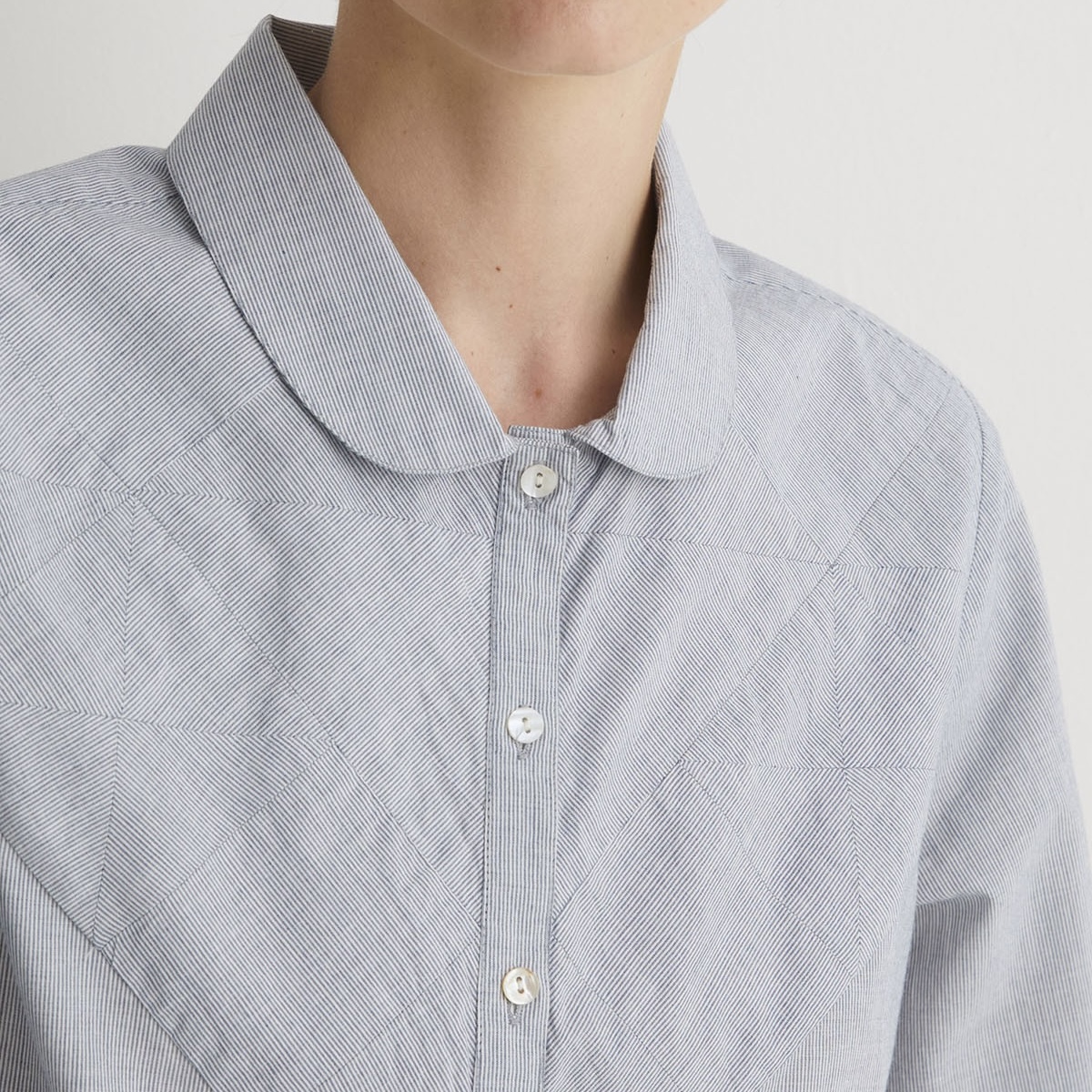 YERSE : Chemise coton fines rayures bleu marine – Image 2